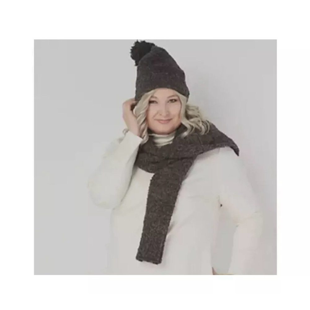 NWT Barefoot Dreams Cozychic pompom beanie and scarf set